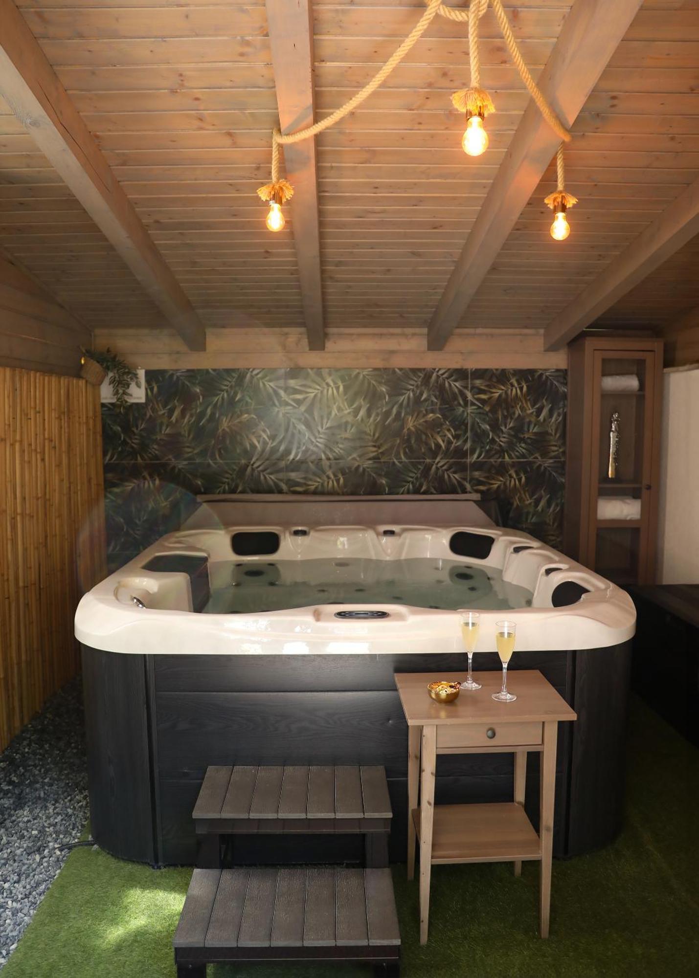 Happy Island Luxury Apartment Sarvar
